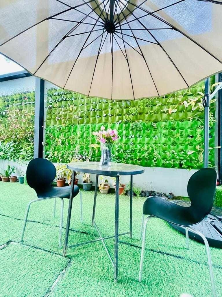 Oyo 1008 Armond Bed And Breakfast 막탄 외부 사진